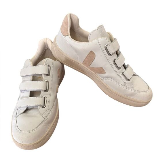 Veja ChromeFree Recife Sneakers in white womens 10 - Picture 2 of 9